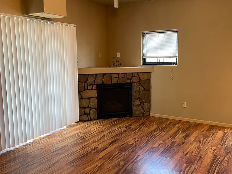 404 S Johnson St #1 — Photo 5