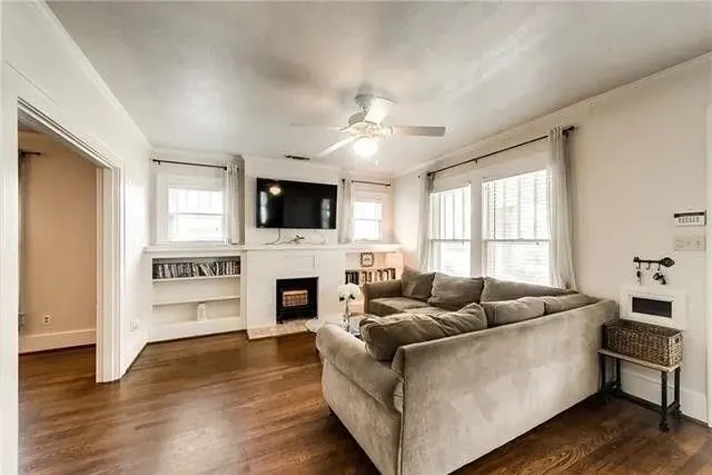 4 bed, 2.0 bath, 2148 sqft, $4,500 — Photo 3