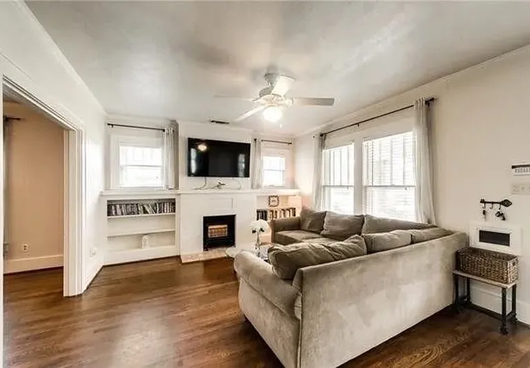 2510 Wabash Ave — Photo 2