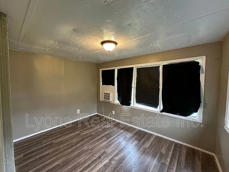 8086 Heck Dr #1A — Photo 24