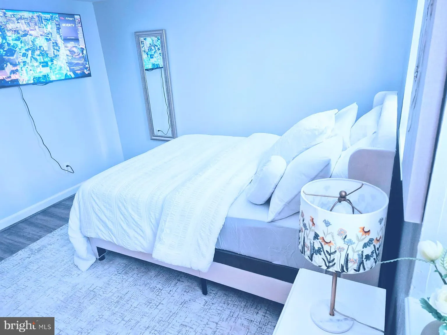 2 bed, 812 sqft, $2,100 — Photo 4