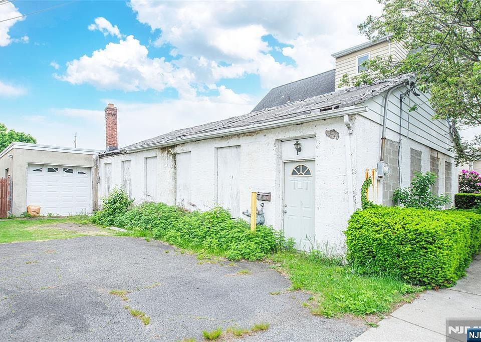 1st image of 84 Locust Ave