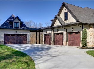 1279 Ledgeview Dr, Hinckley, OH 44233