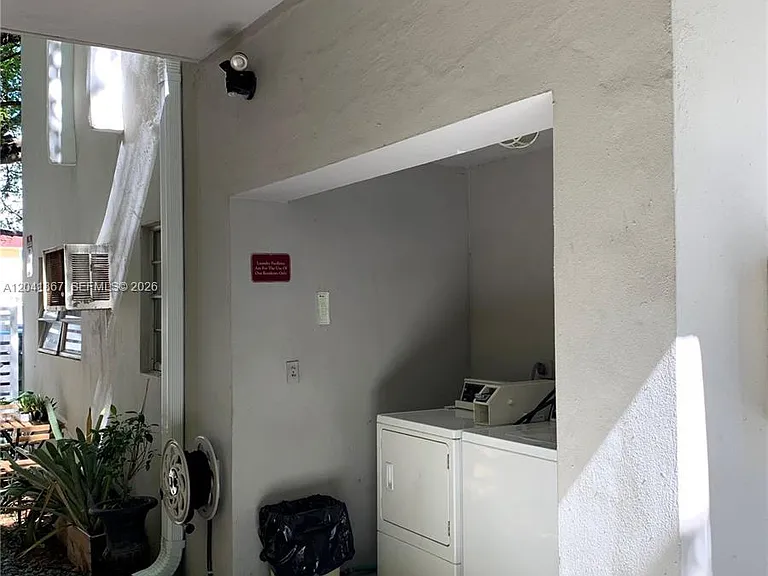 130 Mendoza Ave #33 — Photo 24