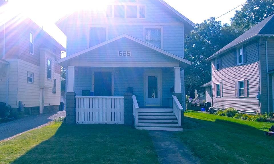 1st image of 525 Windsor St