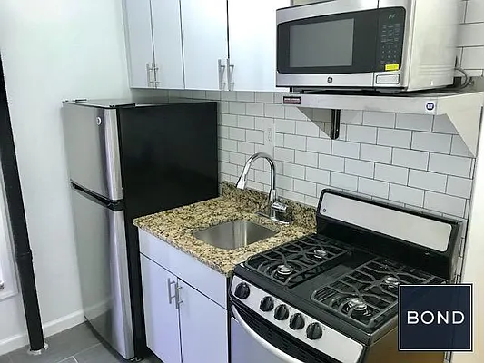 Rented by Bond New York | media 8