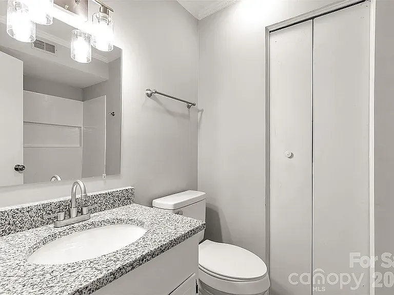 319 Osceola St #D — Photo 5