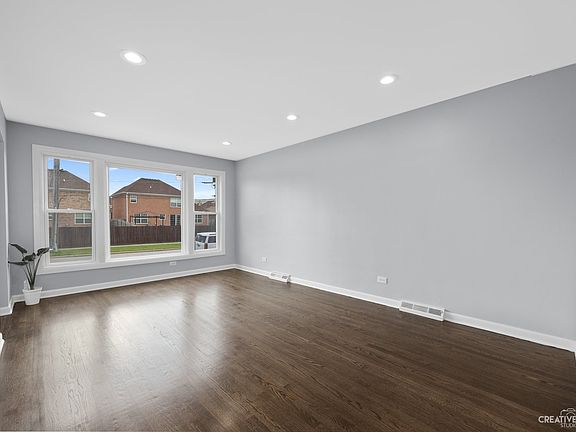2nd image of 434 Eastern Ave