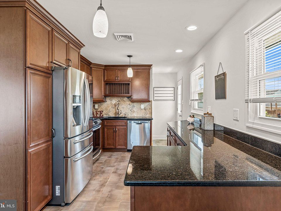 1st image of 8272 Eden Ln