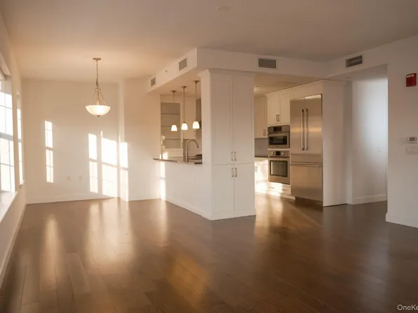 10 Byron Place #601, Larchmont, NY 10538