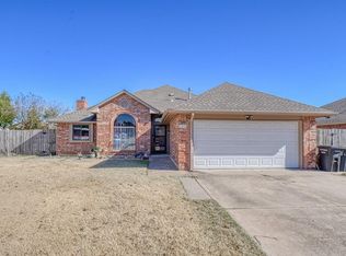 700 Blue Ridge Rd, Moore, OK 73160