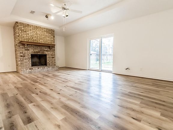5th image of 83 Heritage Dr