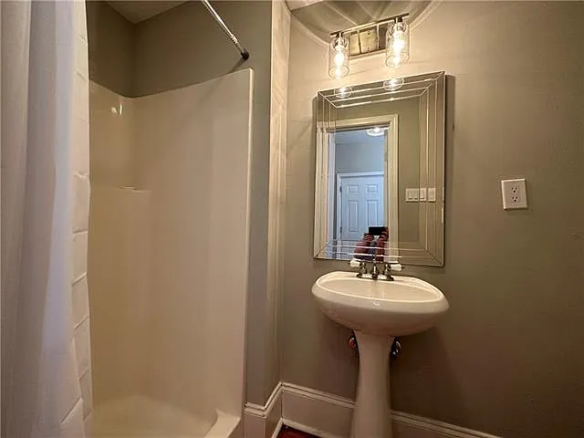 615 Philip St — Photo 13