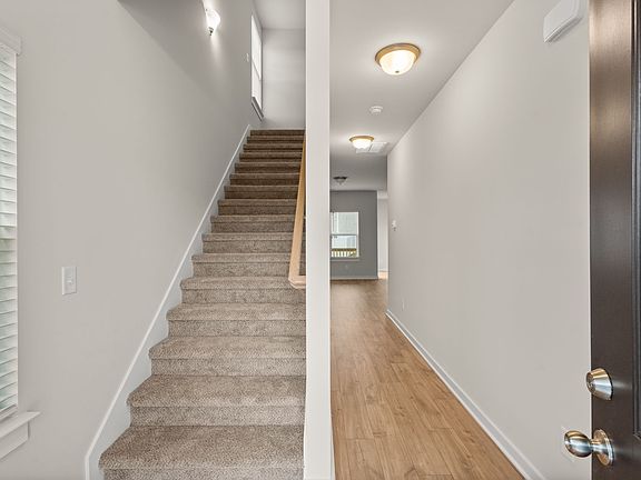 3rd image of 317 Winners Cir