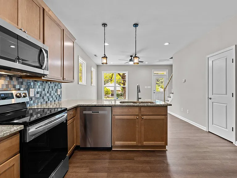 214 N Guthrie Ave #A — Photo 2