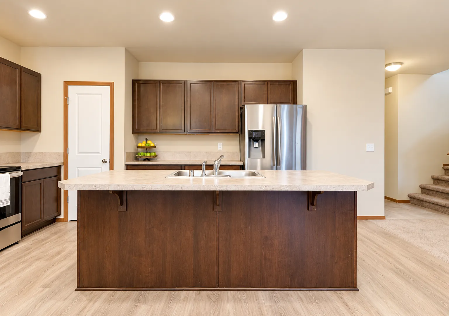 Modern 4BR Corner-Lot Home with Deck & Surrounding Views — Photo 2