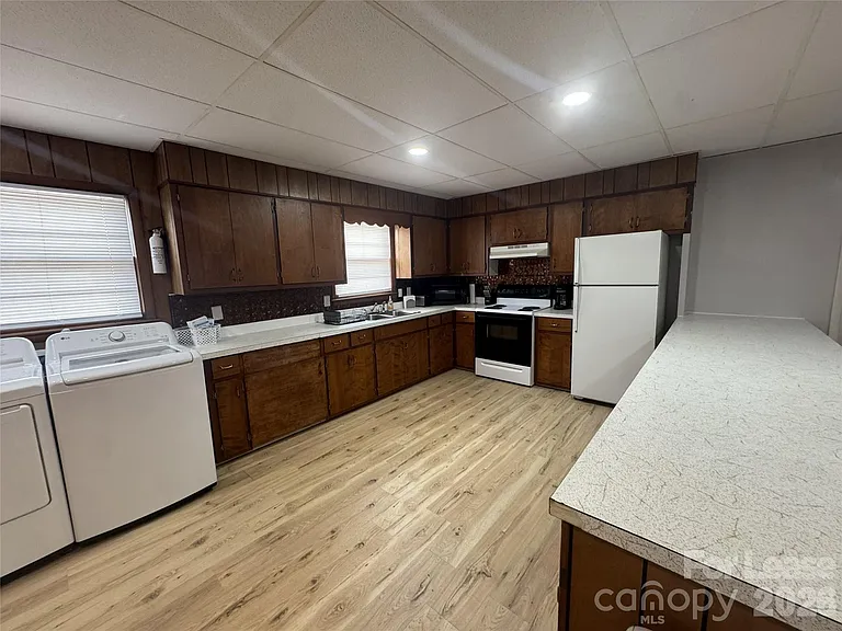 319 Connelly Springs Rd SW #A — Photo 4