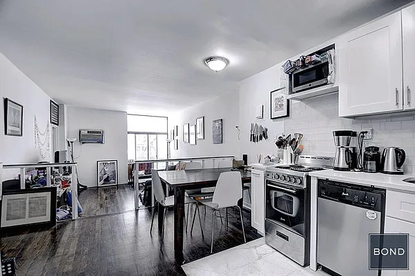 Rented by Bond New York | media 13