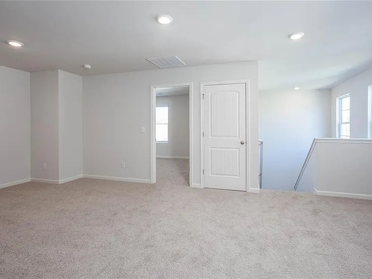 61 Grove Springs Ct — Photo 18