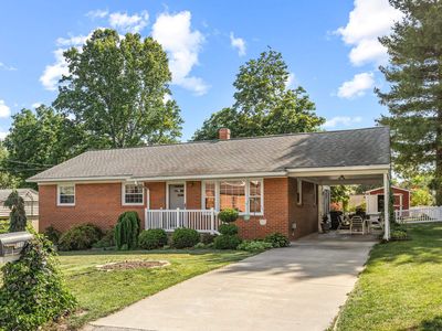 208 Tuxedo Rd, Staunton, VA, 24401