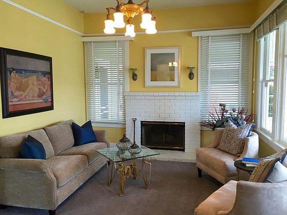 3rd image of 1115 E Cliff Dr