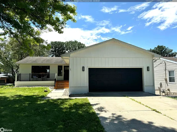 205 Orchard Ln, Clear Lake, IA 50428