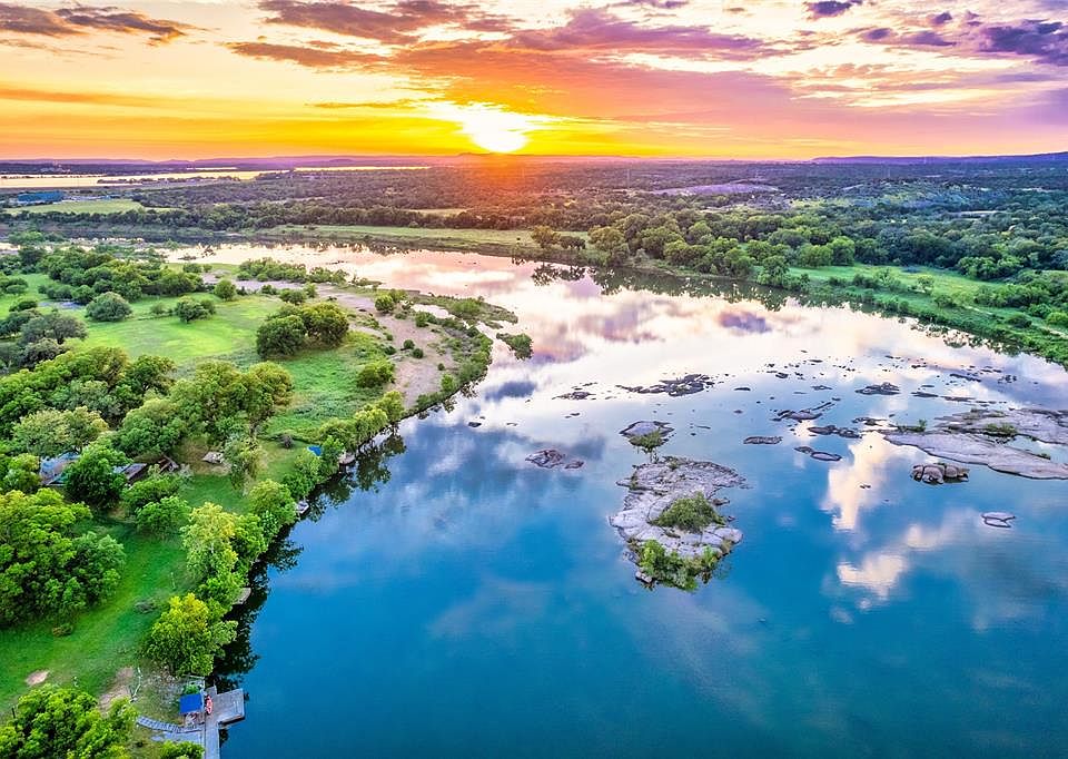 3805 Lakeview Dr, Cottonwood Shores, TX 78657 MLS 8502705 Zillow