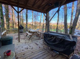 130 Morning Dove Dr, Whittier, NC 28789