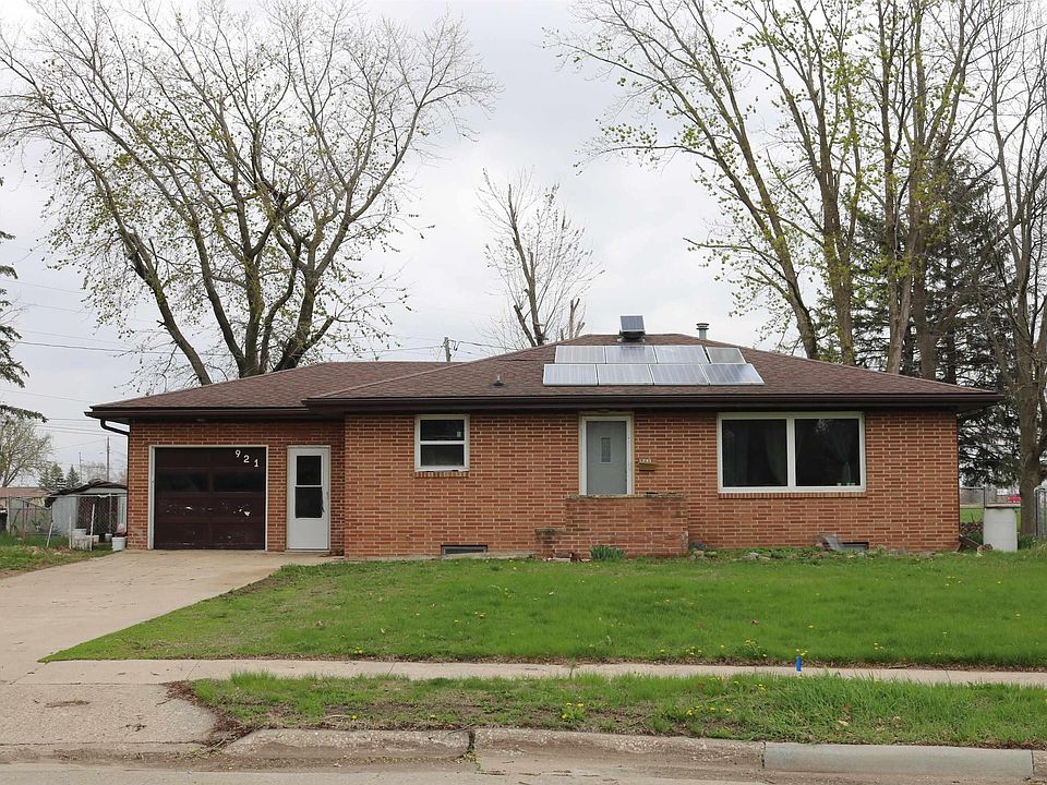 1st image of 921 Pleasantview Dr