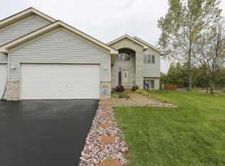1217 Deerhaven Dr, Isanti, MN 55040