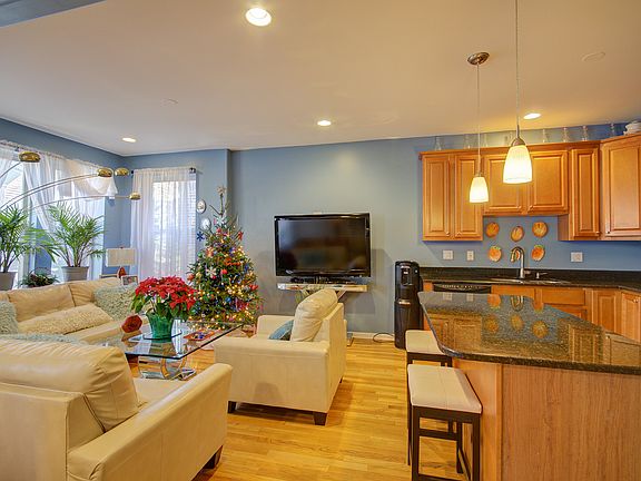 3rd image of 4052 N Richmond St Unit 3A