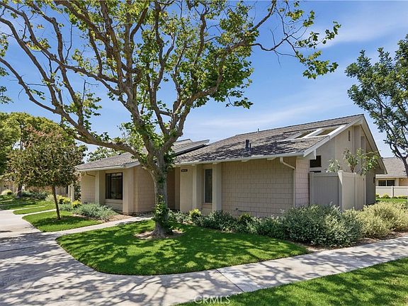 2nd image of 8566 Fallbrook Cir