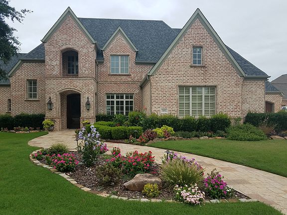 2nd image of 2441 Fair Oaks Ln
