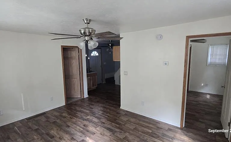 214 Sharon Ave — Photo 3