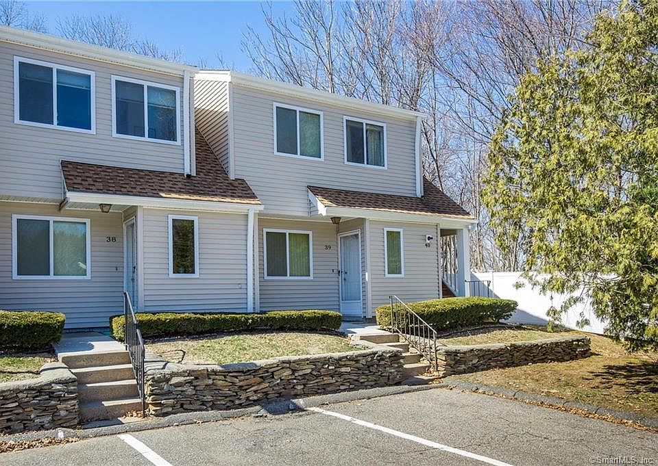 1st image of 40 Cortland Pl #40