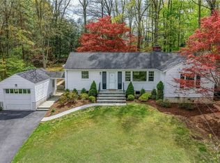 8 Orchard Ridge Ter, Chappaqua, NY 10514