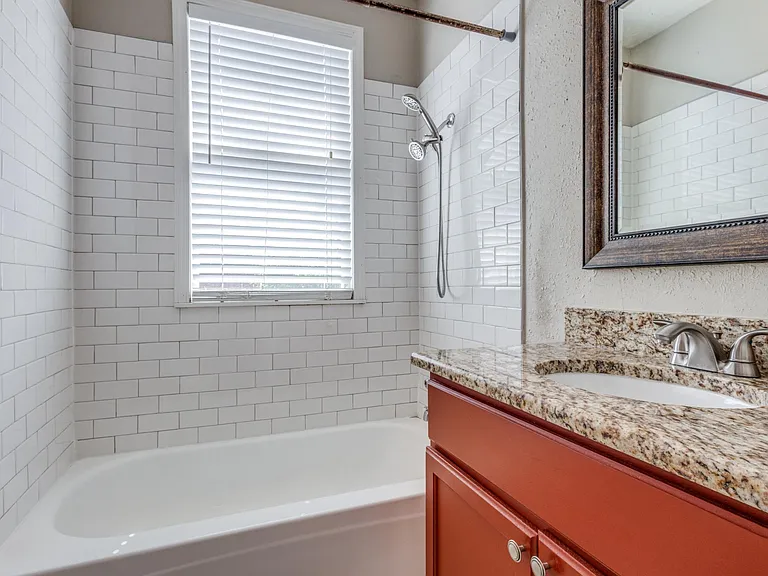 2309 Wesley St #D — Photo 7