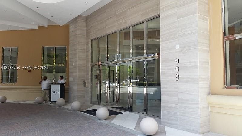 1st image of 999 SW 1st Ave APT 2511