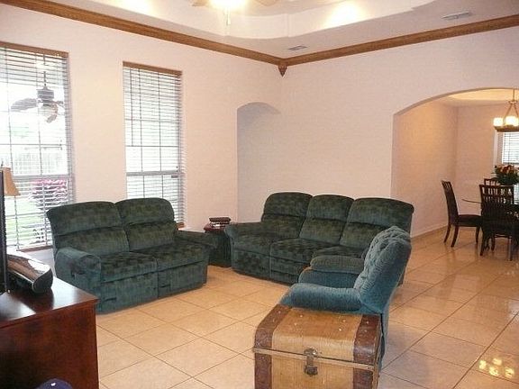 3rd image of 2001 Ascot Dr #18