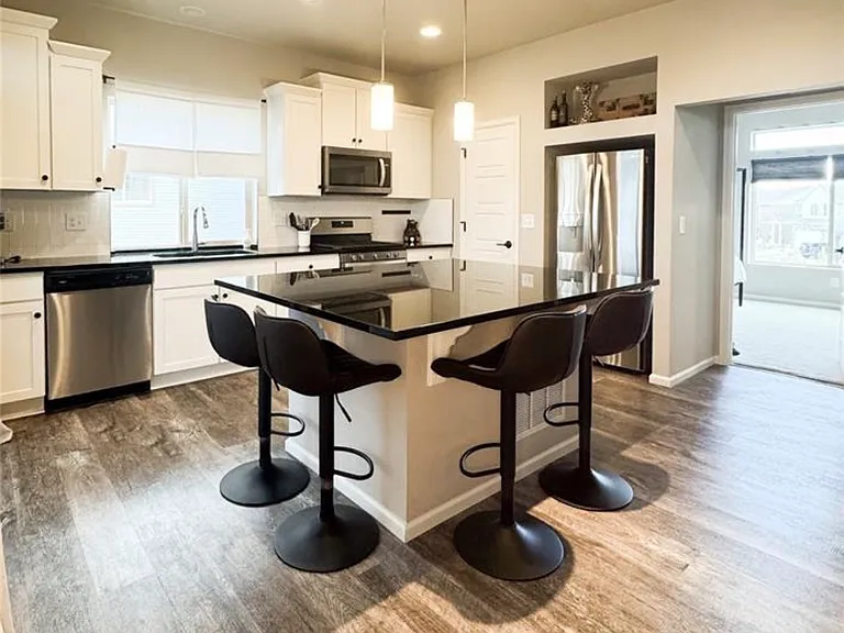 7038 Silvergrass Dr — Photo 8