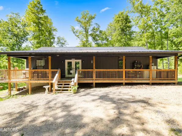 1210 Emerald Waters Dr, Newport, TN 37821