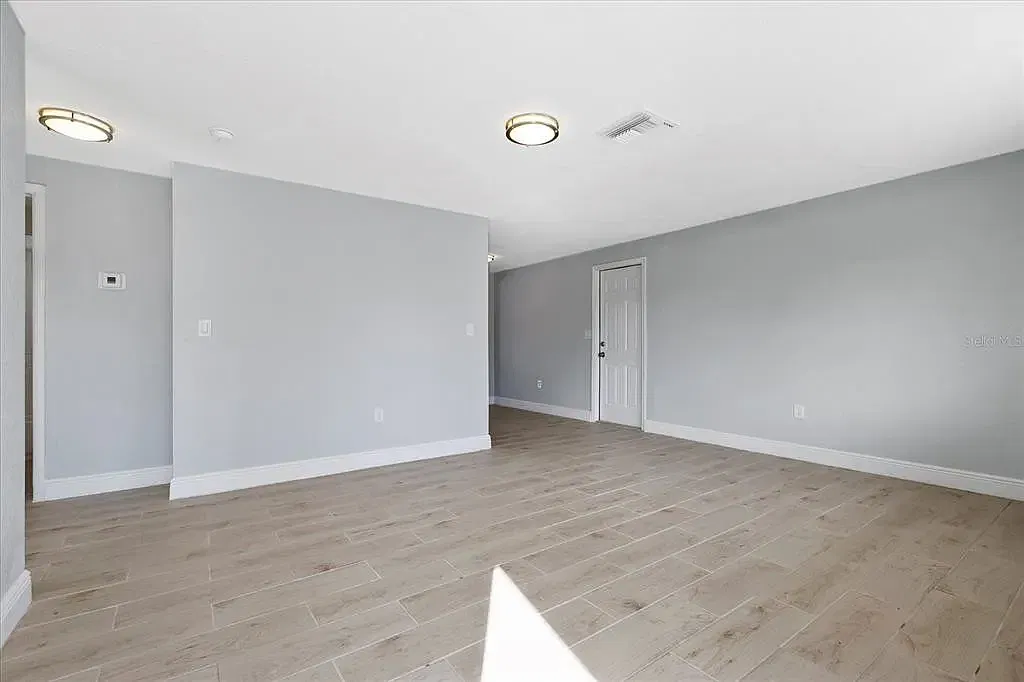3 bed, 1188 sqft, $2,150 — Photo 4