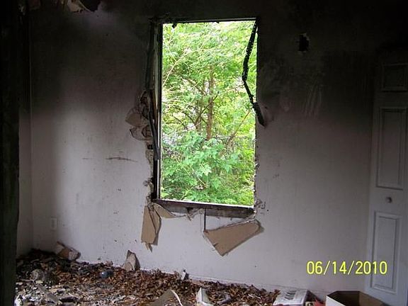 4th image of 457 W Robinwood St