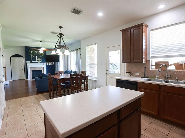 7822 Ravens Point Dr — Photo 6