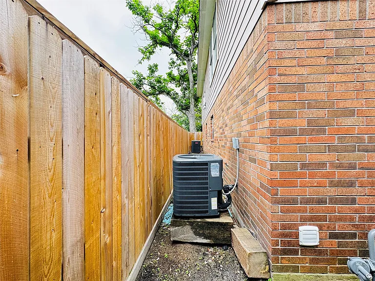 2110 Turner Dr — Photo 20