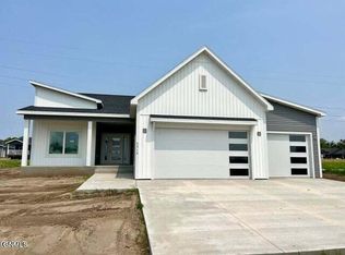 5312 Holmes Dr, Bismarck, ND 58504