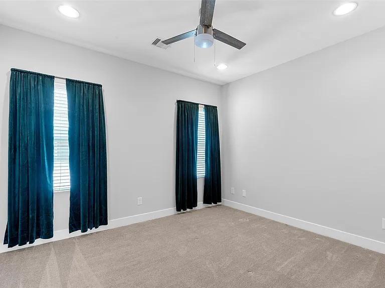 8320 Vista Bella Ln — Photo 18