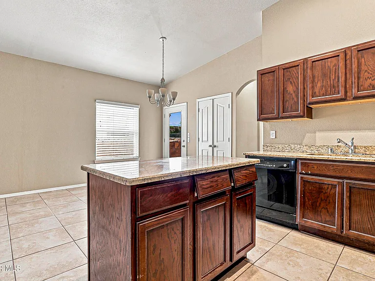 7008 Faxon Dr — Photo 34