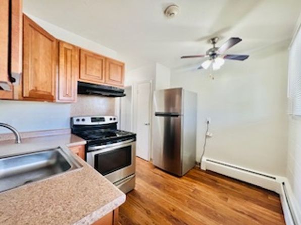 1690 Broad St APT 18