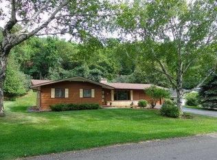 N2072 Valley Rd, La Crosse, WI 54601